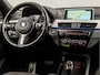 BMW X1 xDrive25i M Sport Executive 225Pk Automaat (GROOT NAVI, M PAKKET, HEAD-UP DISPLAY, HARMAN/KARDON, VIRTUAL COCKPIT, ALCANTARA SPORTSTOELEN, STOELVERWARMING, GETINT GLAS, ELEK ACHTERKLEP, NIEUWSTAAT)