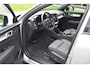 Volvo XC40 B4 211PK Automaat Plus Dark | H&K | Trekhaak | ACC | Allseasons | Camera | Elektr. stoel |