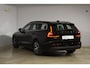 Volvo V60 B4 211PK Automaat Core / Navigatie / Achteruitrijcamera / Elektrische achterklep / LM Velgen / Elektr. Trekhaak / Parkeersensoren voor+achter