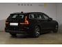 Volvo V60 B4 211PK Automaat Core / Navigatie / Achteruitrijcamera / Elektrische achterklep / LM Velgen / Elektr. Trekhaak / Parkeersensoren voor+achter