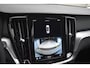 Volvo V60 B4 211PK Automaat Core / Navigatie / Achteruitrijcamera / Elektrische achterklep / LM Velgen / Elektr. Trekhaak / Parkeersensoren voor+achter