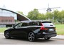 Volvo V60 2.0 T8 Plug-in Hybrid AWD Plus R-Line 341Pk Aut Full Options 1e eigenaar Panoramadak Trekhaak 360 Camera