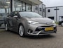 Toyota Avensis Touring Sports 1.8 VVT-i Executive Business Premium | Automaat | Afn. Trekhaak | Pano | Stoelverw. | LED | Camera | Lane assist
