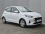Hyundai i10 1.0 Comfort Smart Automaat / Fabrieksgarantie tot 07-2026 / Allseason banden /   Stuur-, en Stoel verwarming / Navigatie via Apple Carplay of Android Auto / Cruise control / Achteruitrijcamera / Climate control / Elektrische ramen voor /
