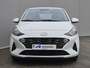 Hyundai i10 1.0 Comfort Smart Automaat / Fabrieksgarantie tot 07-2026 / Allseason banden /   Stuur-, en Stoel verwarming / Navigatie via Apple Carplay of Android Auto / Cruise control / Achteruitrijcamera / Climate control / Elektrische ramen voor /