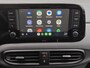 Hyundai i10 1.0 Comfort Smart Automaat / Fabrieksgarantie tot 07-2026 / Allseason banden /   Stuur-, en Stoel verwarming / Navigatie via Apple Carplay of Android Auto / Cruise control / Achteruitrijcamera / Climate control / Elektrische ramen voor /