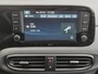 Hyundai i10 1.0 Comfort Smart Automaat / Fabrieksgarantie tot 07-2026 / Allseason banden /   Stuur-, en Stoel verwarming / Navigatie via Apple Carplay of Android Auto / Cruise control / Achteruitrijcamera / Climate control / Elektrische ramen voor /