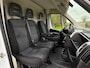Fiat Ducato 30 2.3 MultiJet L2H2 / 1e Eigenaar / Camera / Navi / 3 Pers. / Clima / Sidesbars / 15" Velgen / PDC / Cruise / LED /