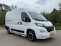 Fiat Ducato 30 2.3 MultiJet L2H2 / 1e Eigenaar / Camera / Navi / 3 Pers. / Clima / Sidesbars / 15" Velgen / PDC / Cruise / LED /