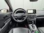 Hyundai Kona 1.6 GDI HEV Premium Eerste eigenaar / Dealeronderhouden/ Leder / Elek. Bedienbare Voorstoelen / Stoel- & Stuurverwarming voor + achter  / Stoelverkoeling /  KRELL Audio /  NL Auto  / 1.300 KG Trekgewicht / Led Verlichting /