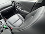 Hyundai Kona 1.6 GDI HEV Premium Eerste eigenaar / Dealeronderhouden/ Leder / Elek. Bedienbare Voorstoelen / Stoel- & Stuurverwarming voor + achter  / Stoelverkoeling /  KRELL Audio /  NL Auto  / 1.300 KG Trekgewicht / Led Verlichting /