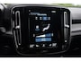 Volvo XC40 1.5 T4 Recharge R-Design Panoramadak | Adaptieve Cruise Control | Parkeersensoren Voor & Achter + Camera | Verwarmbare Voorstoelen