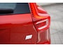 Volvo XC40 1.5 T4 Recharge R-Design Panoramadak | Adaptieve Cruise Control | Parkeersensoren Voor & Achter + Camera | Verwarmbare Voorstoelen