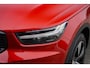 Volvo XC40 1.5 T4 Recharge R-Design Panoramadak | Adaptieve Cruise Control | Parkeersensoren Voor & Achter + Camera | Verwarmbare Voorstoelen