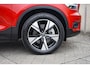 Volvo XC40 1.5 T4 Recharge R-Design Panoramadak | Adaptieve Cruise Control | Parkeersensoren Voor & Achter + Camera | Verwarmbare Voorstoelen