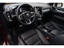 Volvo XC40 1.5 T4 Recharge R-Design Panoramadak | Adaptieve Cruise Control | Parkeersensoren Voor & Achter + Camera | Verwarmbare Voorstoelen