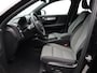 Volvo XC40 2.0 B4 Plus Dark / Trekhaak / Harman Kardon / Elektrische Stoelen / Stoel+Stuurverwarming / Pilot Assist / Allseasonbanden / Keyless /