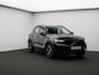 Volvo XC40 2.0 B4 Plus Dark / Trekhaak / Harman Kardon / Elektrische Stoelen / Stoel+Stuurverwarming / Pilot Assist / Allseasonbanden / Keyless /