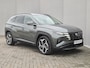 Hyundai Tucson 1.6 T-GDI PHEV Plug-in Comfort Smart 4WD Automaat / Fabrieksgarantie 09-2027 / Trekgewicht 1350 kg / Elektrische achterklep / Stuur-, en Stoel verwarming / Achteruitrijcamera / EAER bereik 62 km bereik stad 74 km /