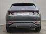Hyundai Tucson 1.6 T-GDI PHEV Plug-in Comfort Smart 4WD Automaat / Fabrieksgarantie 09-2027 / Trekgewicht 1350 kg / Elektrische achterklep / Stuur-, en Stoel verwarming / Achteruitrijcamera / EAER bereik 62 km bereik stad 74 km /