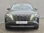 Hyundai Tucson 1.6 T-GDI PHEV Plug-in Comfort Smart 4WD Automaat / Fabrieksgarantie 09-2027 / Trekgewicht 1350 kg / Elektrische achterklep / Stuur-, en Stoel verwarming / Achteruitrijcamera / EAER bereik 62 km bereik stad 74 km /