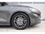 Ford Focus Wagon 1.0 EcoBoost 125pk ST-Line Business Automaat - Adaptieve cruise control - Trekhaak - LED - PDC - Navigatie