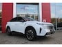 Peugeot 3008 1.2 Hybrid 145PK GT | ELEKTRISCH BEDIENBARE ACHTERKLEP | NAVIGATIE | DRAADLOZE APPLE CARPLAY/ANDROID AUTO | SFEER VERLICHTING | ACHTERUITRIJ CAMERA | PARKEERSENSOREN VOOR EN ACHTER | FULL LED KOPLAMPEN | KEYLESS ENTRY/START | ADAPTIVE CRUISE CONTROL | STOEL/STUUR VERWARMING | LICHTMETALEN VELGEN 19" | DAB+ RADIO |