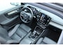 Volvo XC40 2.0 T4 Inscription | Panoramadak | Elektrisch bedienbare achterklep | Semi elektrische trekhaak | Lederen stoelen | Romdomzicht camera | Geheugenfunctie bestuurdersstoel | Stoelverwarming voorzijde |