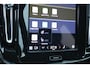 Volvo XC40 B4 Plus Dark | Verwarmbare Voorstoelen en Stuurwiel | Semi-Elektrische Trekhaak | Verwarmbare Voorruit | Premium Audio by Harman Kardon | Adaptieve Cruise Control | Park Assist