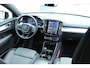 Volvo XC40 B4 Plus Dark | Verwarmbare Voorstoelen en Stuurwiel | Semi-Elektrische Trekhaak | Verwarmbare Voorruit | Premium Audio by Harman Kardon | Adaptieve Cruise Control | Park Assist