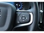 Volvo XC40 B4 Plus Dark | Verwarmbare Voorstoelen en Stuurwiel | Semi-Elektrische Trekhaak | Verwarmbare Voorruit | Premium Audio by Harman Kardon | Adaptieve Cruise Control | Park Assist