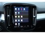 Volvo XC40 B4 Plus Dark | Verwarmbare Voorstoelen en Stuurwiel | Semi-Elektrische Trekhaak | Verwarmbare Voorruit | Premium Audio by Harman Kardon | Adaptieve Cruise Control | Park Assist