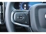 Volvo XC40 B4 Plus Dark | Verwarmbare Voorstoelen en Stuurwiel | Semi-Elektrische Trekhaak | Verwarmbare Voorruit | Premium Audio by Harman Kardon | Adaptieve Cruise Control | Park Assist