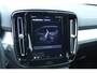 Volvo XC40 B4 Plus Dark | Verwarmbare Voorstoelen en Stuurwiel | Semi-Elektrische Trekhaak | Verwarmbare Voorruit | Premium Audio by Harman Kardon | Adaptieve Cruise Control | Park Assist