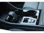 Volvo XC40 B4 Plus Dark | Verwarmbare Voorstoelen en Stuurwiel | Semi-Elektrische Trekhaak | Verwarmbare Voorruit | Premium Audio by Harman Kardon | Adaptieve Cruise Control | Park Assist