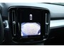 Volvo XC40 B4 Plus Dark | Verwarmbare Voorstoelen en Stuurwiel | Semi-Elektrische Trekhaak | Verwarmbare Voorruit | Premium Audio by Harman Kardon | Adaptieve Cruise Control | Park Assist