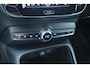 Volvo XC40 B4 Plus Dark | Verwarmbare Voorstoelen en Stuurwiel | Semi-Elektrische Trekhaak | Verwarmbare Voorruit | Premium Audio by Harman Kardon | Adaptieve Cruise Control | Park Assist