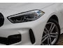 BMW 1-Serie (f40) 118i 140PK AUTOMAAT M-SPORT Navi | Head Up | M-Sportstoelen | Virtual Cockpit | Camera | All Seasons | 17 Inch Lm |