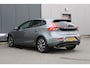 Volvo V40 2.0 T3 Dynamic Edition, Keyless, Camera, Standkachel, Stoelverwarming, Automatisch Parkeren, Parkeersensoren