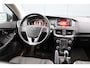 Volvo V40 2.0 T3 Dynamic Edition, Keyless, Camera, Standkachel, Stoelverwarming, Automatisch Parkeren, Parkeersensoren
