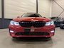 BMW 3-Serie Touring 330e High Exe 87DKM/PANO/LASER/TREKHAAK/HEAD-UP/H&K/ACC/360CAMERA/LEER-SPORT/18"/SHADOW-LINE/SOH 91,5%/MELBOURNE-RED METALLIC/NET OH BEURT GEHAD BIJ BMW DEALER