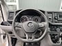 Volkswagen Crafter 35 2.0 TDI DC Hiab Laadkraan 023-3 Trekhaak 2500 kg trekgewicht Airco Cruise controle 6-Persoons Open laadbak Pick-up Euro 6 Bakwagen P-up Telefoonverbinding 1e eigenaar