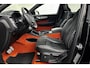 Volvo XC40 Recharge P8 AWD R-Design | Panoramadak | Trekhaak | Stoelverwarming | Camera