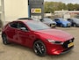 Mazda 3 2.5 e-SkyActiv-G M Hybrid 140 Homura Automaat, Navigatie, Apple Carplay/ Android Auto, Head-up, Cruise Controle Add, A.Rij-Camera, Parkeerhulp v., Stoel verwarming