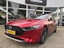 Mazda 3 2.5 e-SkyActiv-G M Hybrid 140 Homura Automaat, Navigatie, Apple Carplay/ Android Auto, Head-up, Cruise Controle Add, A.Rij-Camera, Parkeerhulp v., Stoel verwarming