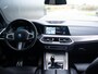 BMW X5 xDrive45e High Executive | M-sport | Hifi Sound | Schuif-/kantel Pano | Spoiler pakket! | Soft doorclose | Head-Up | Adapt. Cruise | Matt frozen gray wrap