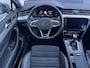 Volkswagen Passat Variant 1.4 TSI PHEV 218 pk GTE Business Automaat /  Dealer onderhouden / 1.600 kg Elektrische trekhaak / Stuur- en stoelverwarming / Ergo Comfort stoel / Camera 360° / Winterwielenset /