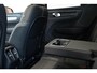 Volvo EX40 Single Motor Extended Range Ultra Black Edition | Demo Deal | 20" Lichtmetalen Wielen | Elektrisch Verstelbare Voorstoelen | 360º Camera | Stoel/Stuurverwarming | Warmtepomp | Donkergetint Glas |