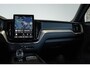 Volvo XC60 2.0 T6 Plug-in hybrid AWD Plus Black Edition | Luchtvering | Head-Up Display | 360º Camera | Schuif/Kantel-Panoramadak | Google Infotainment | 21" Lichtmetalen Wielen |