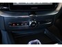 Volvo XC60 2.0 T6 Plug-in hybrid AWD Plus Black Edition | Luchtvering | Head-Up Display | 360º Camera | Schuif/Kantel-Panoramadak | Google Infotainment | 21" Lichtmetalen Wielen |